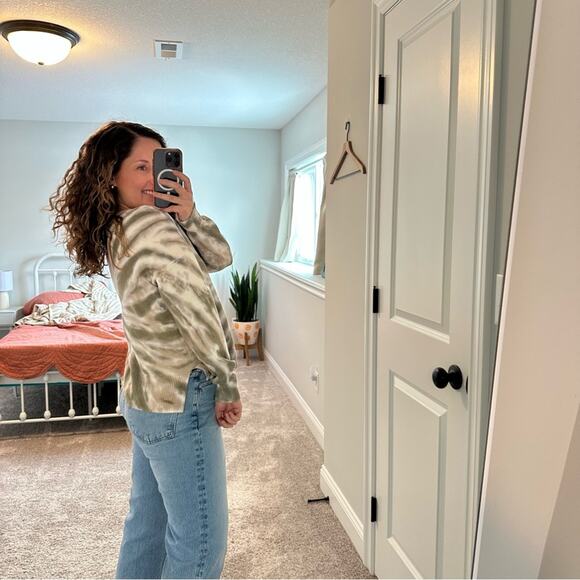 Tuckernuck Design History Green Neutral Tie Dye Sweater Large - Picture 3 of 10